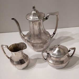 Vintage Silverplate Oneida Community Coffee/Teapot, Cream and Sugar